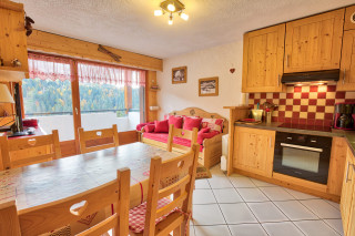 _lv_images__lot_0000100243_01_6858195