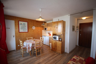 _lv_images__lot_0001220033_01_18708870