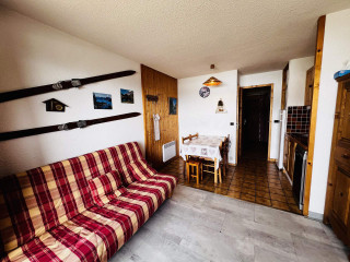 _lv_images__lot_0001700207_01_18708817
